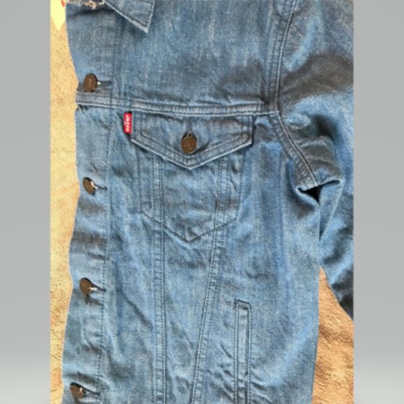 Levi's Trucker Denim Jacket in Blue "Linen" like look size M NWT - Picture 5 of 6